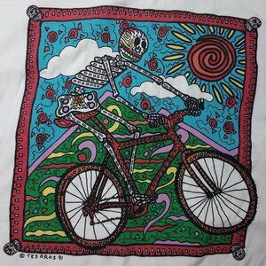 Vintage Bicycle Skeleton Psychedelic Art Tesoros T-Shirt